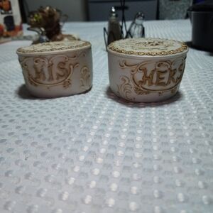 LEFTON EUC VINTAGE HIS & HERS BISQUE CHERUB VANITY ROUND TRINKET BOXES SET